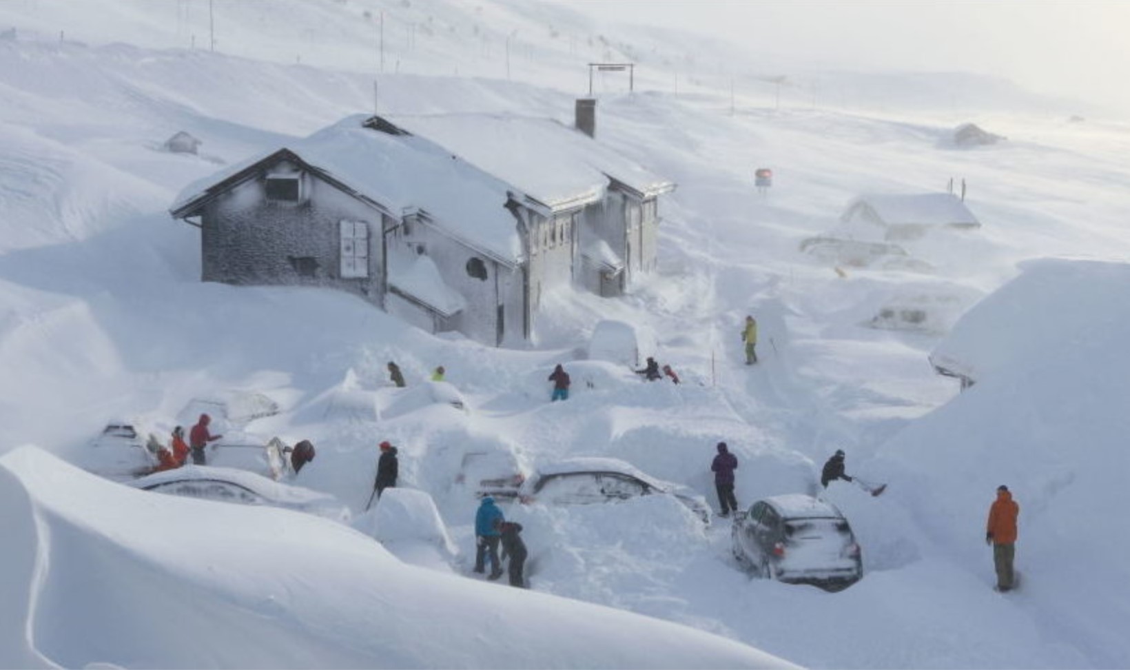Норвегия зимой много снега
