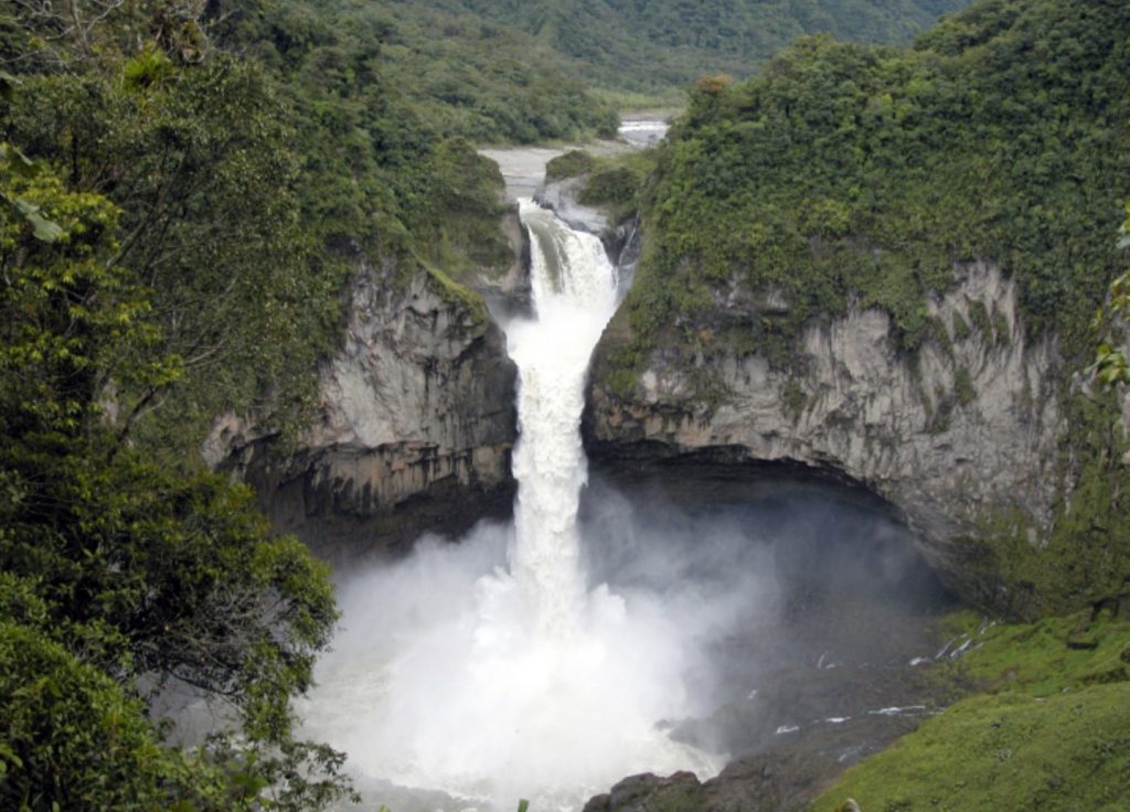 biggest waterfall in ecuador swallowed by sinkhole, biggest waterfall in ecuador swallowed by sinkhole video, biggest waterfall in ecuador swallowed by sinkhole picture