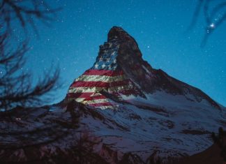 As a sign of solidarity, the American flag was projected onto the Matterhorn last night. Switzerland is sending hope and strength to the United States of America. Photo: Gabriel Perren