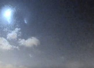 Huge fireball disintegrates in the sky over Florida on April 1, Huge fireball disintegrates in the sky over Florida on April 1 video, Huge fireball disintegrates in the sky over Florida on April 1 picture