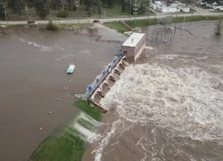 two dams fail michigan, michigan flooding dam breaches, dam breaches michigan, michigan dam breach news