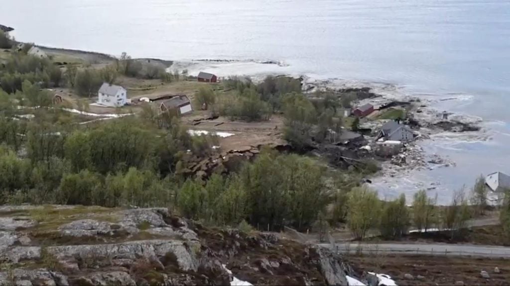 several houses dragged by giant landslide in Alta Norway, several houses dragged by giant landslide in Alta Norway video, several houses dragged by giant landslide in Alta Norway pictures