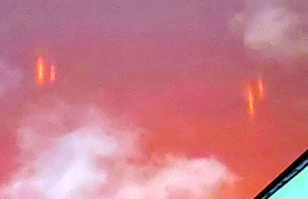 Mysterious red sky and strange glowing lights over Villahermosa, Mexico - Signs of the Endtimes- Strange Sounds