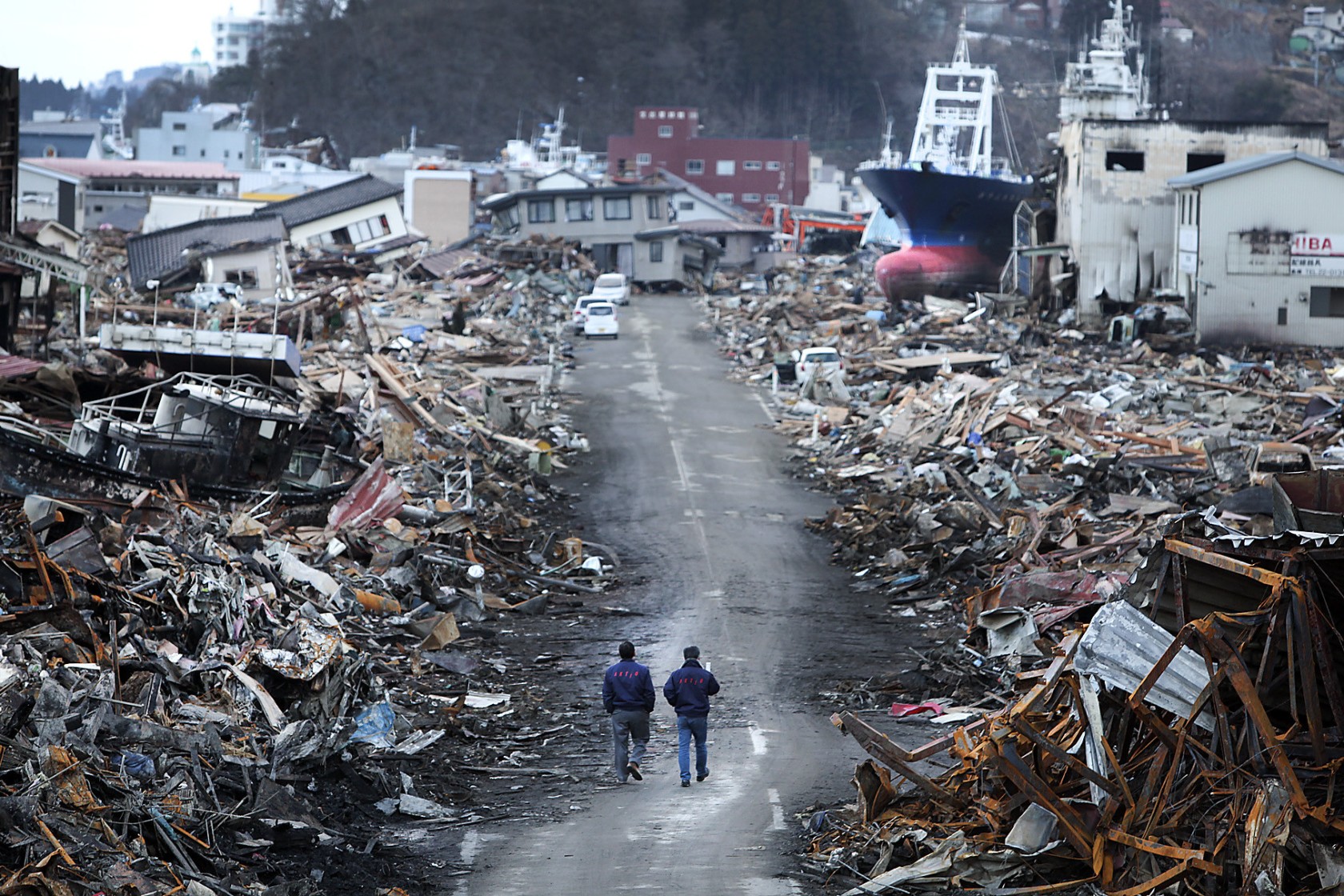 Disasters pictures. ЦУНАМИ В Японии в 2011. Землетрясение в Японии 2011. Сендай Япония 2011.