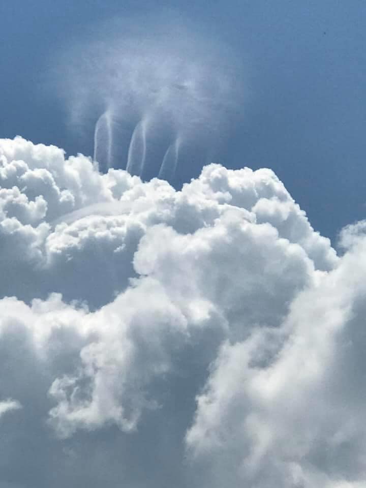 3 little aliens dancing over cloud in Alabama, strange clouds alabama, weird cloud formation alabama, asheville 3 aliens cloud, mysterious cloud like 3 tornadoes over cloud in Asheville alabama