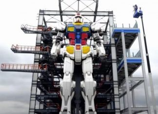 gundam robot, gundam robot moves, huge gundam robot moves in Japan