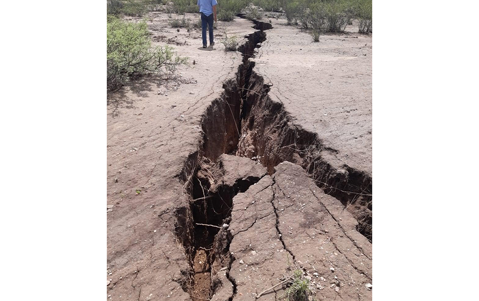 Giant crack opens up in Jimenez mexico, Giant crack opens up in Jimenez mexico video, Giant crack opens up in Jimenez mexico pictures, Giant crack opens up in Jimenez mexico september 2020