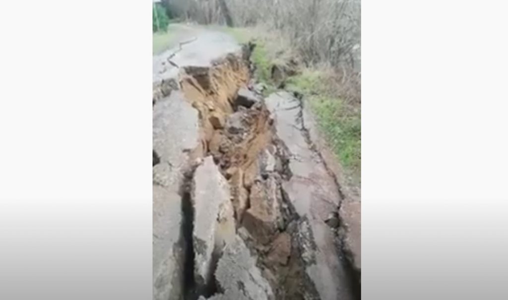 Giant cracks during Croatia earthquake, Giant cracks during Croatia earthquake video, Giant cracks during Croatia earthquake december 29 2020