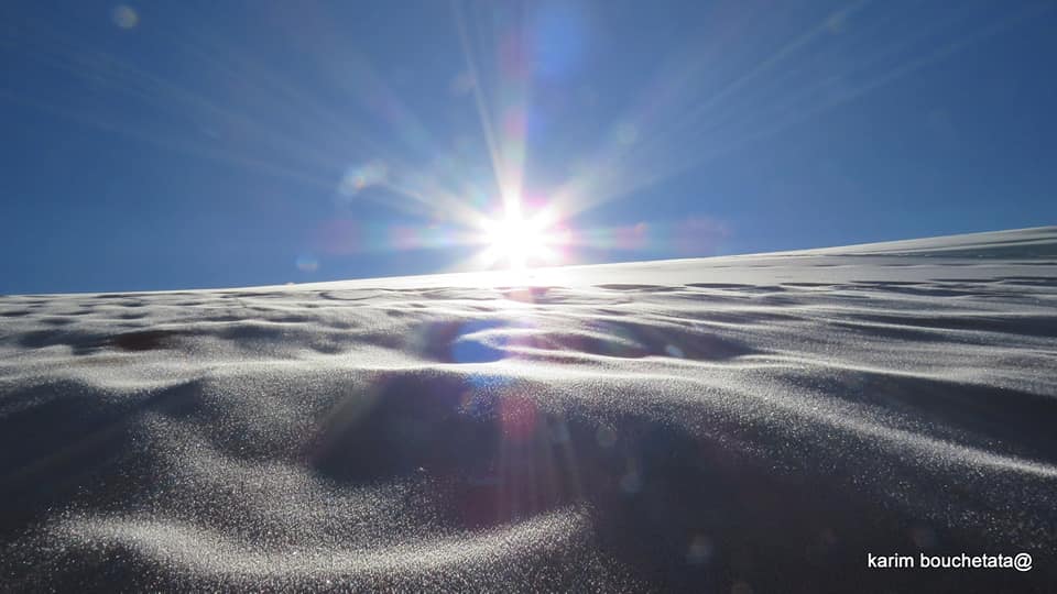 snow sahara, snow sahara january 2021,snow covers sandy dunes of Sahara desert in Algeria on January 19