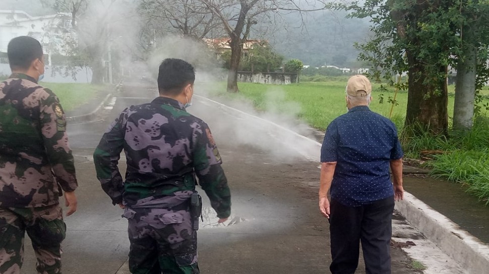 Smoke comes out of the ground near Mount Makiling volcano, Smoke comes out of the ground near Mount Makiling volcano video, Smoke comes out of the ground near Mount Makiling volcano pictures