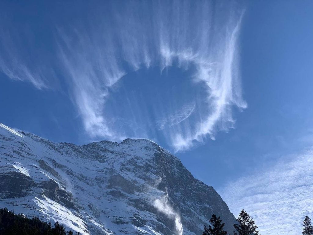 μυστηριώδεις κύκλοι σύννεφων πάνω από τις Ελβετικές Άλπεις, μυστηριώδεις κύκλοι σύννεφων πάνω από τις Ελβετικές Άλπεις, μυστηριώδεις κύκλοι σύννεφων πάνω από τις Ελβετικές Άλπεις, μυστηριώδεις κύκλοι σύννεφων πάνω από τις Ελβετικές Άλπεις 2021