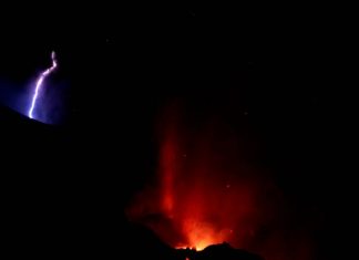 volcanic lightning La Palma