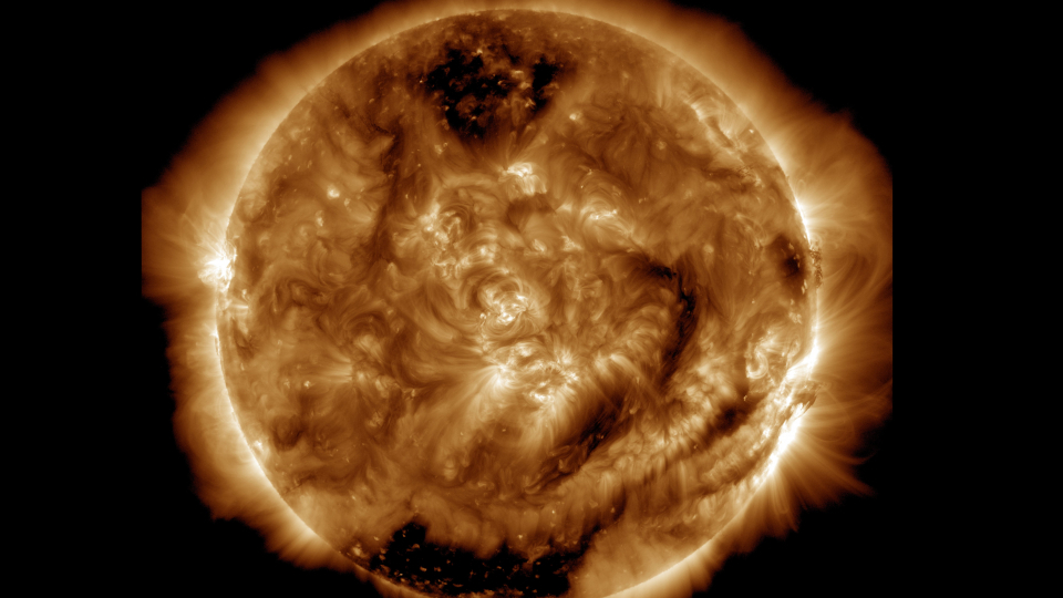 Ancient ice reveals mysterious and extreme solar storm