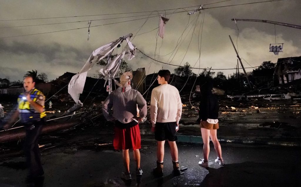 apocalyptic scenery after deadly tornado outbreak impacts southern US