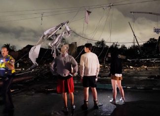 apocalyptic scenery after deadly tornado outbreak impacts southern US