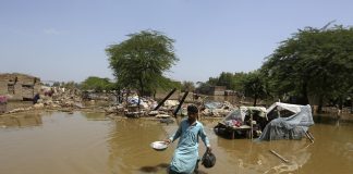 Waterborne disease outbreaks in flooded Pakistan