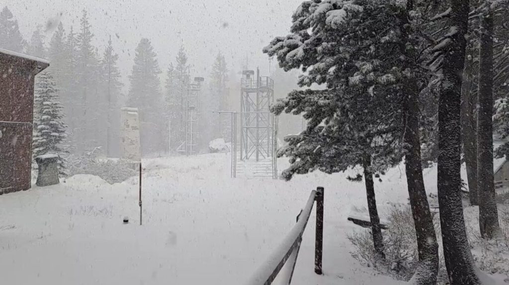 12 дюймов снега за 24 часа покрыли горные склоны Калифорнии
