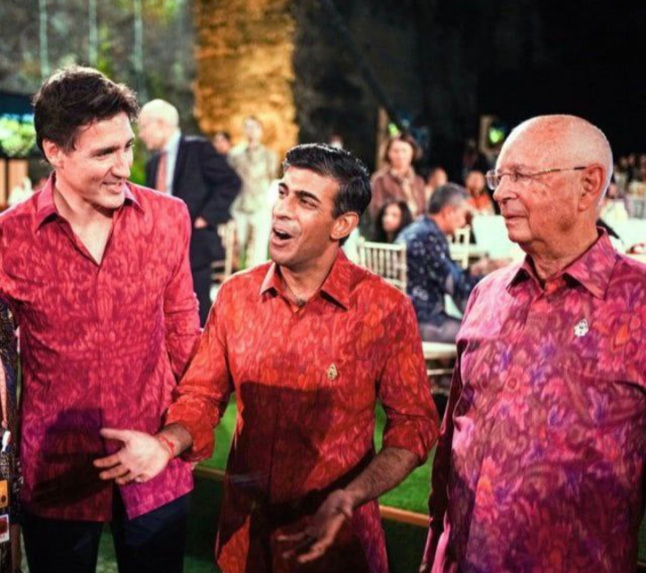 Klaus Schwab and two of his sergeants: Trudeau (Canada) and Rishi Sunak (UK) during a cocktail at the G20 meeting in Bali, Indonesia