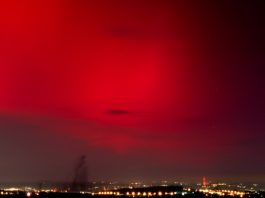 ky turns red over Europe and auroras appear as south as Florida and Texas 21 years ago