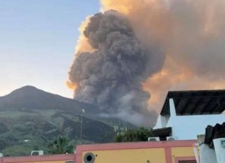 Stromboli eruption triggers small tsunami