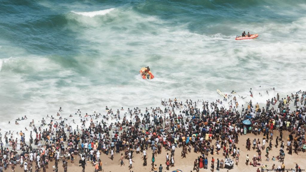 Freak wave kills three at South African beach
