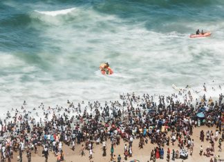 Freak wave kills three at South African beach