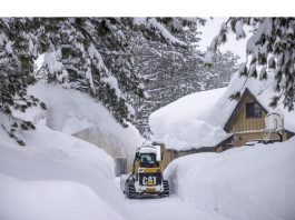 Mammoth Mountain ski resort in California closed due to too much snow - 13 FEET in just 9 DAYS since start of year