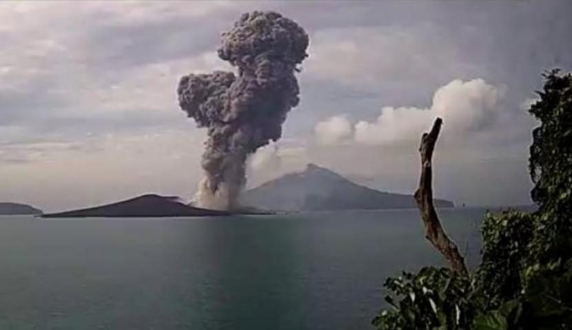 Anak Krakatau eruption March 28-29 2023