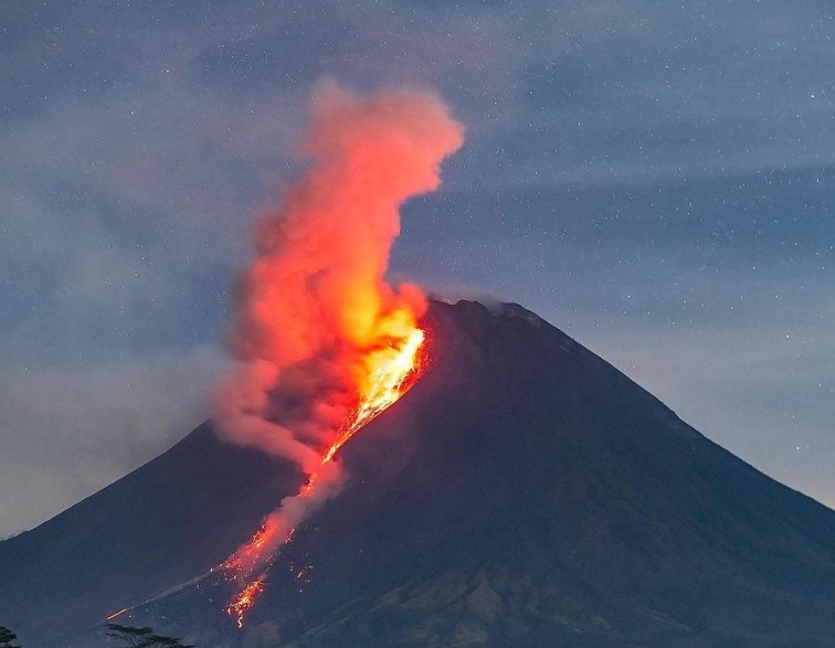 Merapi volcano erupts again in Indonesia
