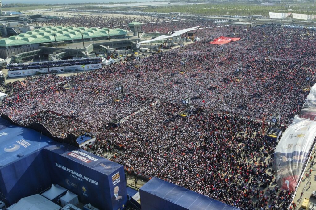 Turkey: Erdogan addresses 1.7 million in historic Istanbul rally