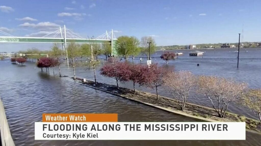 Flooding Mississippi River