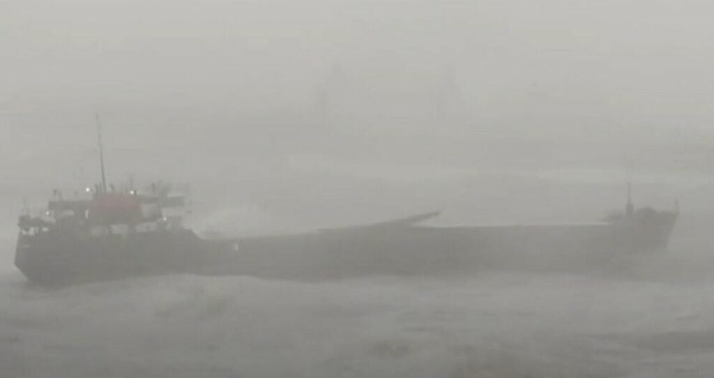 video ship breaks in two off Turkey coast during storm