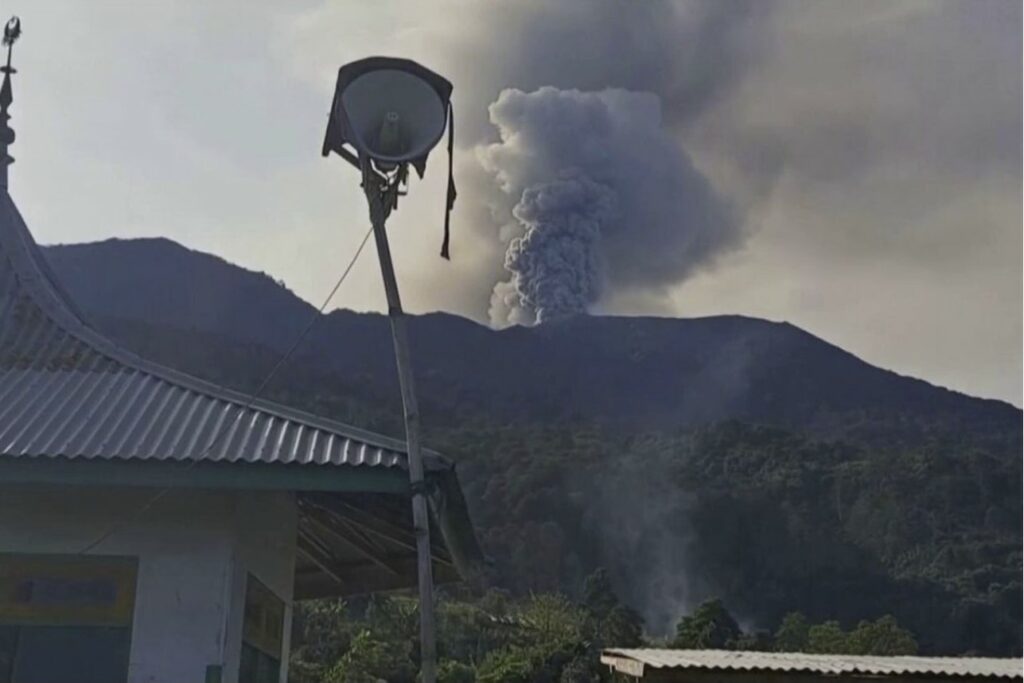 Marapi eruption December 13 2023