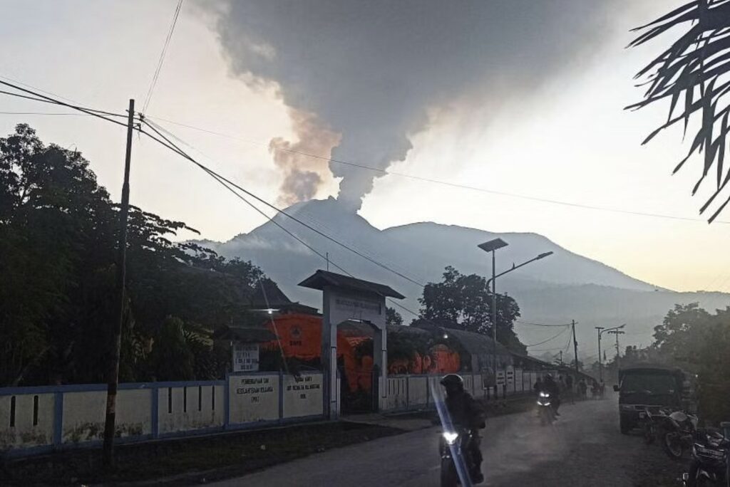 evacuations after eruption Indonesia volcano