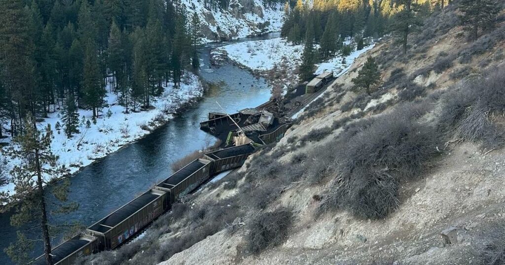 Cleanup continues after train derailment in Plumas County