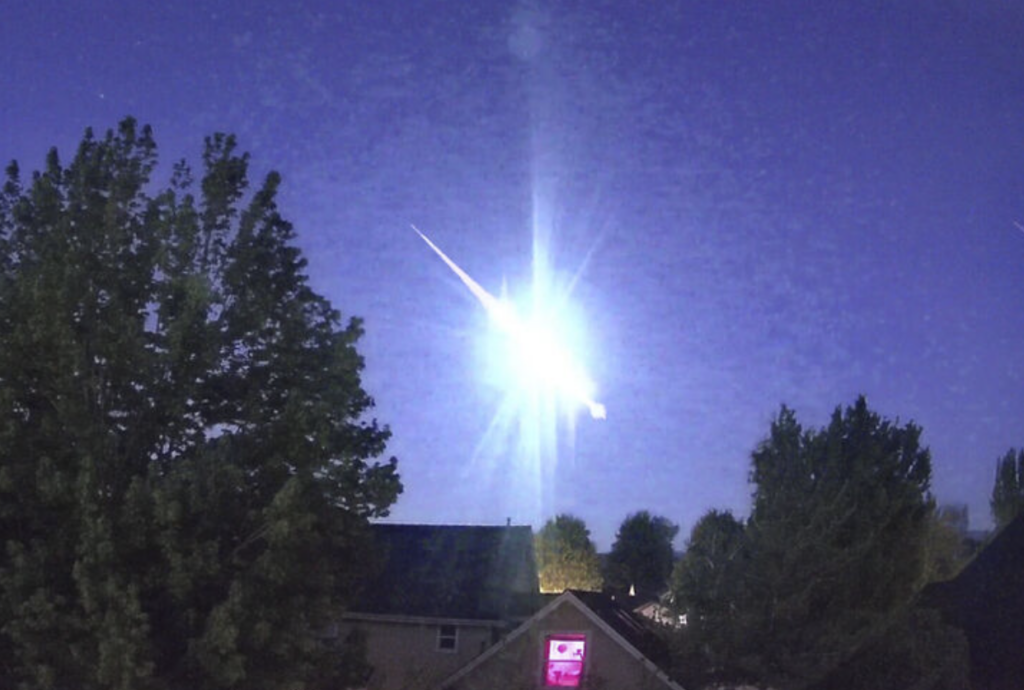 Meteor fireballs over USA after big solar storm
